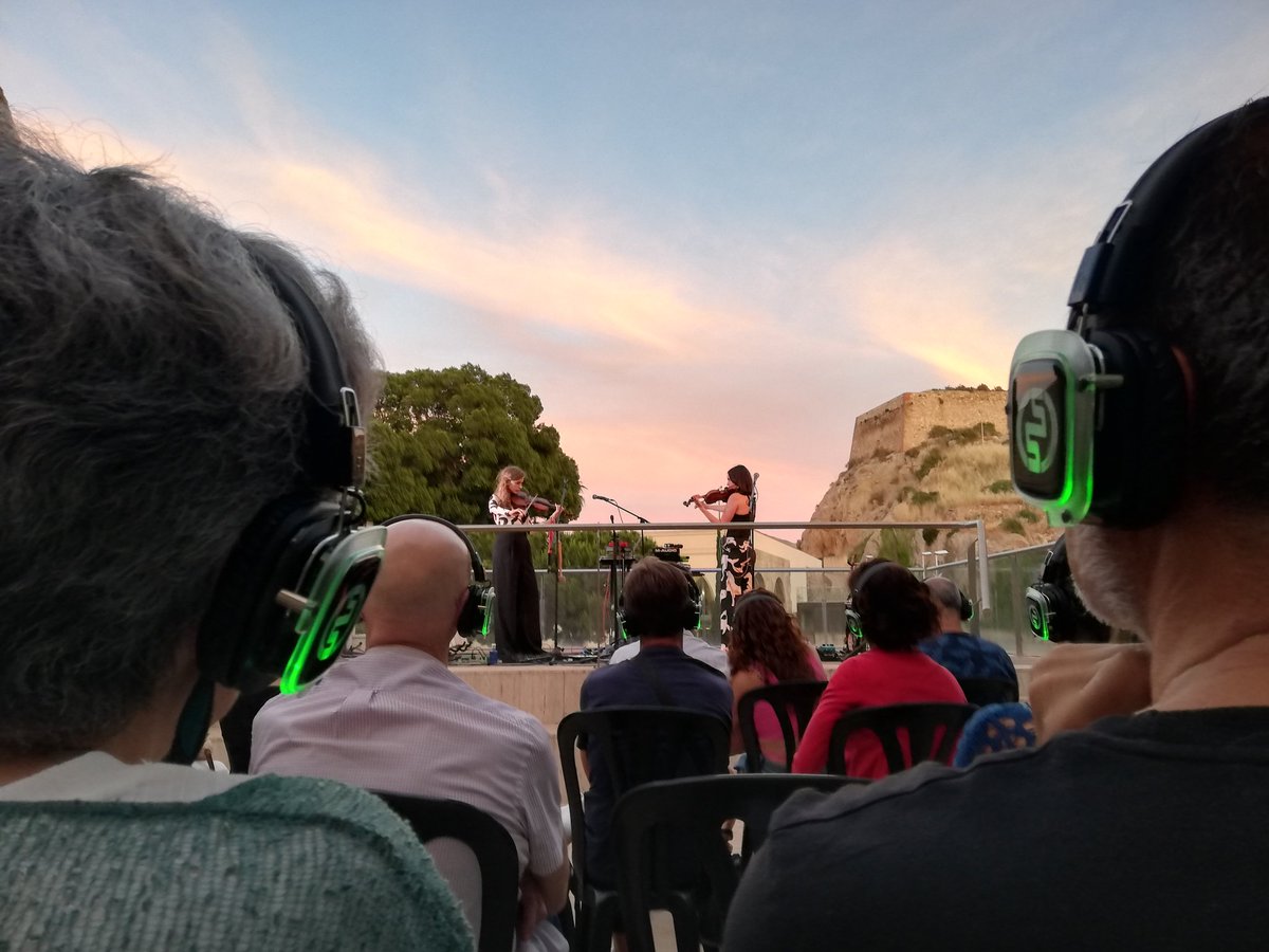 Chulísimo el "Silent concert" de <a href="/komorebimusica/">KOMOREBI</a> en el festival <a href="/muchomasmayo/">Mucho Más Mayo</a>