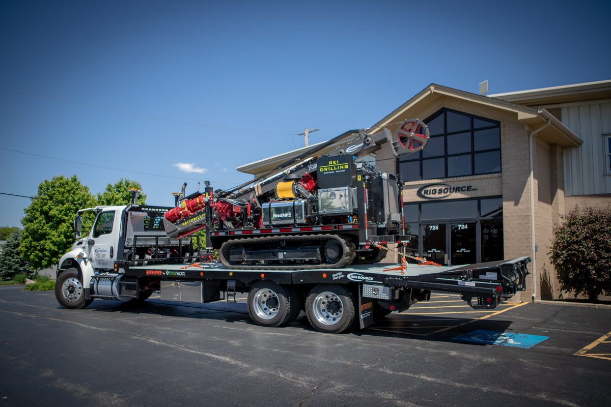 RigSourceInc's tweet photo. Happy Friday! All packed up and hitting the road to Elko. Come see us at the Elko Mining Show to check out this gorgeous drill rig from VersaDrill Canada and the awesome Versatran Retriever 15T rental truck that's hauling it. https://t.co/1Qxhec5JRy