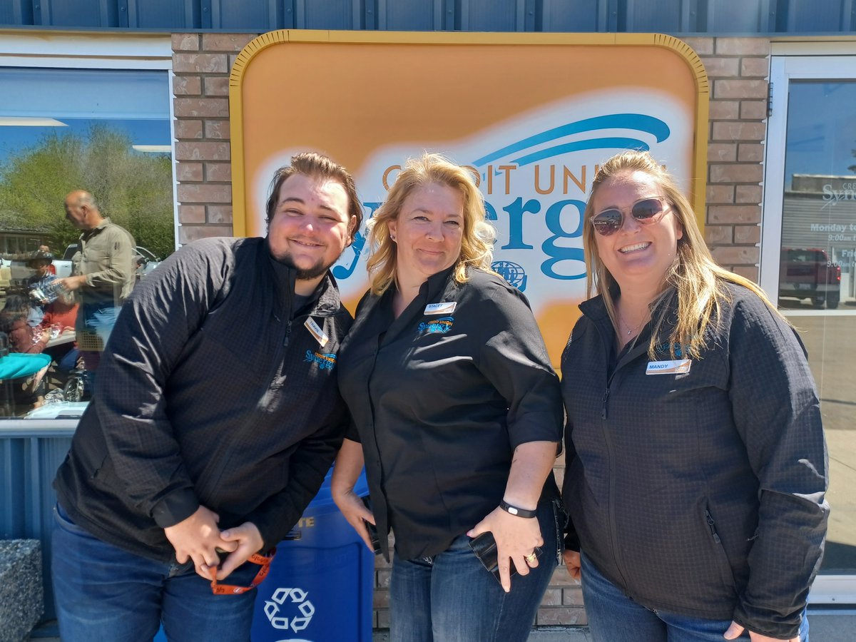 Synergycu's tweet photo. More fun from yesterday's #MemberAppreciation Day in #Marsden! We had an absolute blast visiting with with members. Thank you for coming and we're looking forward to our next event. Check out the schedule: https://t.co/N551MQCLoi
#memberowner #cudifference #switchtosynergy https://t.co/6gKSJOM9kI