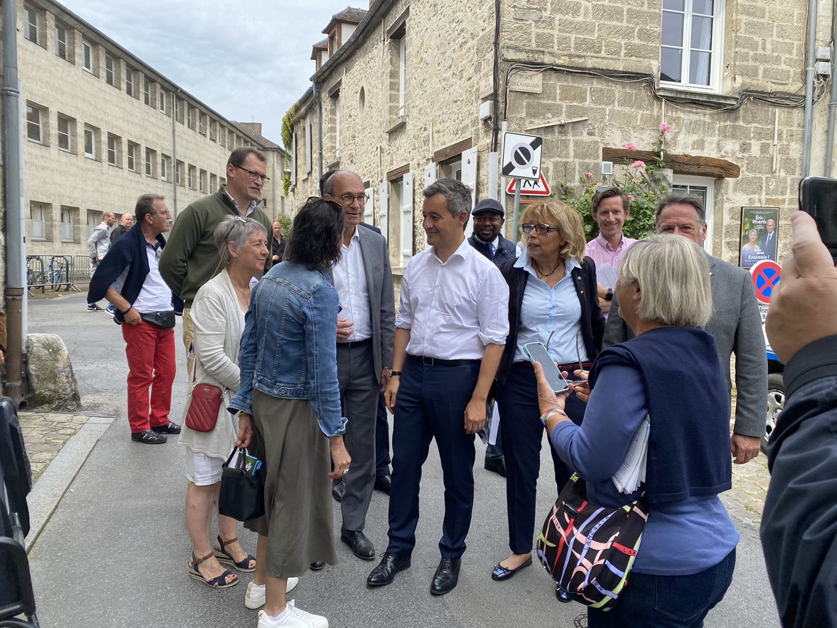 Un grand merci à <a href="/GDarmanin/">Gérald DARMANIN</a> qui m’a apporté son soutien ce matin sur le marché de #senlis ! 
#circo6004 #avecvous #ensemble #MajoritePresidentielle #electionslegislatives2022
