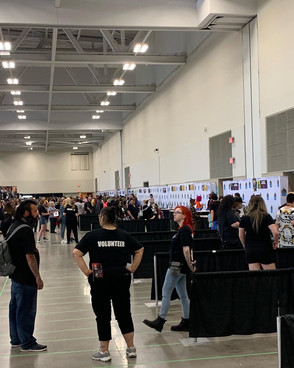 977HTZFM's tweet photo. CALLING ALL NERDS AND GEEKS OF #HTZNATION!!! We’re at the @FallsCC for day 1 of @NFComicCon!!! We’ll be here until 8pm but the event runs all weekend so make sure to stop in!! #HTZFMRoadies #IAmHTZFM https://t.co/OIXTECQmEJ