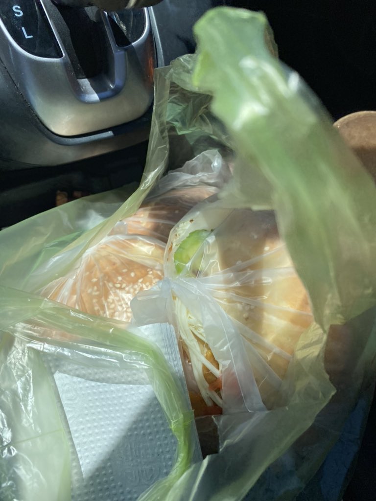 eli_rl's tweet image. Saquen las chelas yo llevo las cemitas!!!