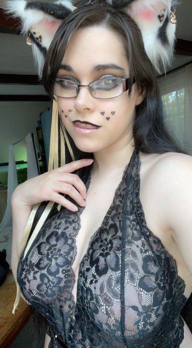 Photoshoot day! 📸 https://t.co/0OUVcVG21k