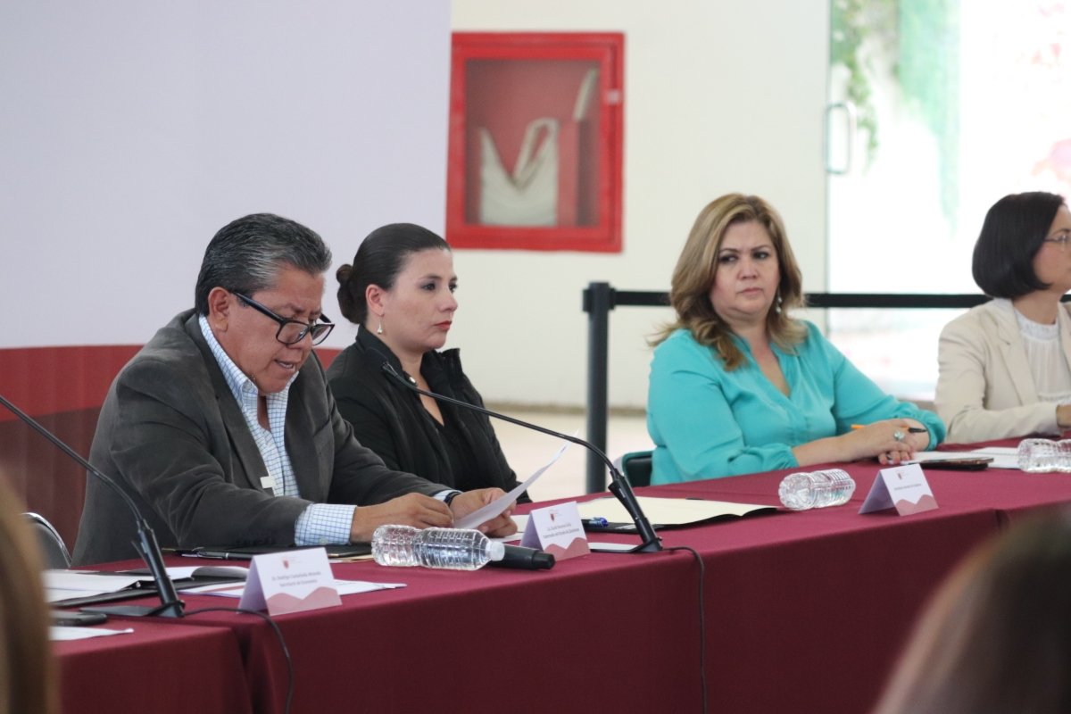 La Comisionada Presidenta @FabiolaTorresRz asiste a la toma de protesta como miembro del Consejo Estatal de Mejora Regulatoria de #Zacatecas.