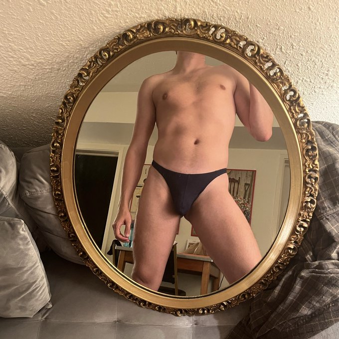 hi lil tanline https://t.co/VnjjpjvFyt