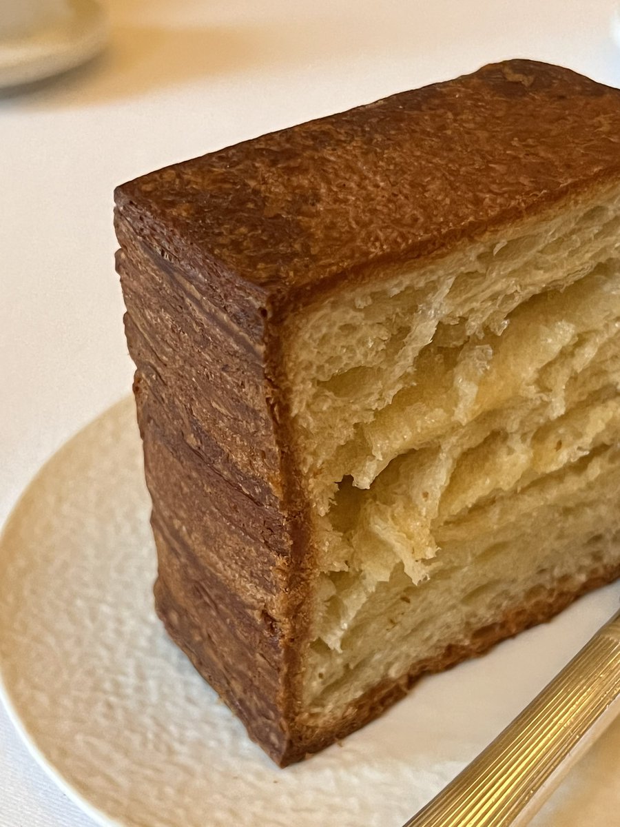 jomangan's tweet photo. Total foodie joy @CartonHouse last night for a feast of Lemon shaped sake flavoured deserts, the most delicious croissant-like bread and out of the world tasting menu flavours #TheMorrison. Kildare really punching high with this and @Aimsir_Rest within a few miles of each other. https://t.co/jfAmjAiyFR