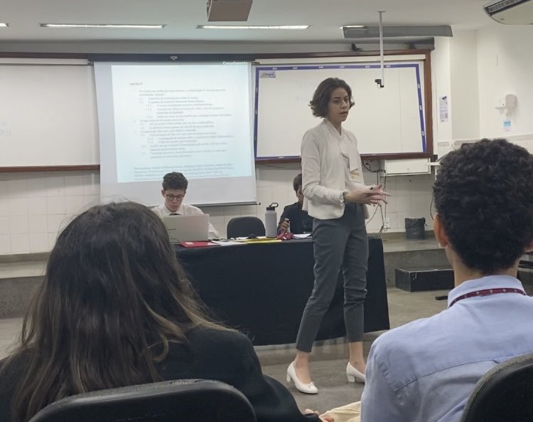 integral_mun's tweet photo. (OMS)

Em tour the table, a delegação da França afirma ser necessária a punição dos indivíduos que divulgam as fakes news. 
#miniintegralmun2022 #punição #fakenews 

Ana Maria Branco https://t.co/SMJtGjTIMb