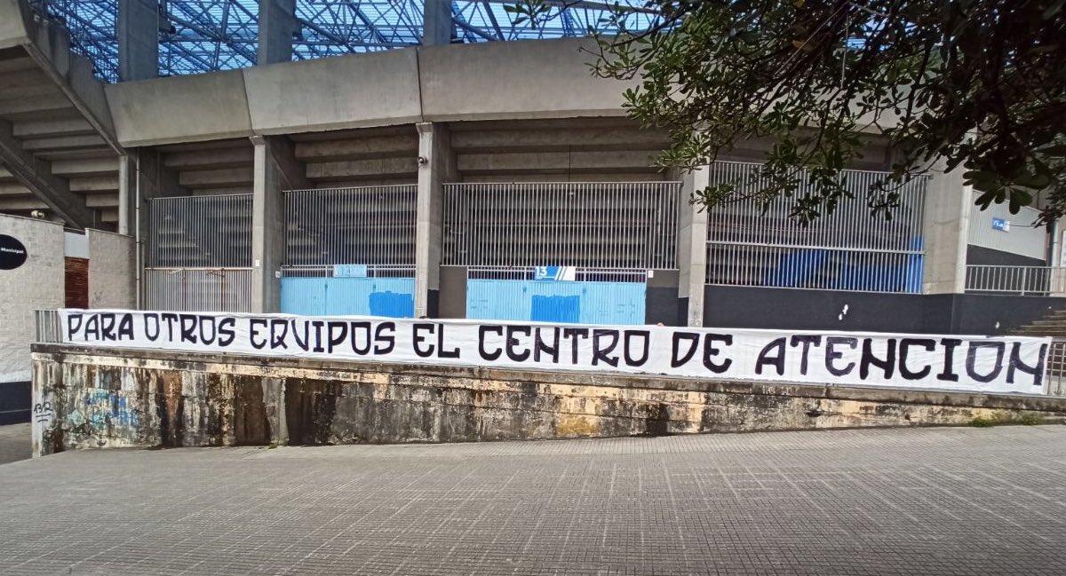 RB1987Oficial's tweet photo. Botaron todo o ano ríndose de nós. Chegou a hora para pecharlles a boca.

Teñen que aprender a respectar a aquel que lles dá de comer. 

É unha cuestión de honor, ou estás con nós ou contra nós. https://t.co/w52qwPFnzD