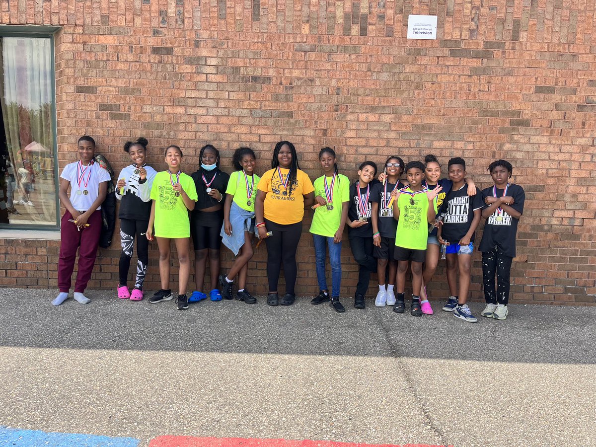 shannonking22's tweet photo. Congratulations to all of the 4th and 5th athletes that competed in the Clintondale Elementary Olympics today! Proud Parker Principal❤️❤️@clintondalesch #clintondalecares #dragonfamily https://t.co/yxKXu9Tv4X