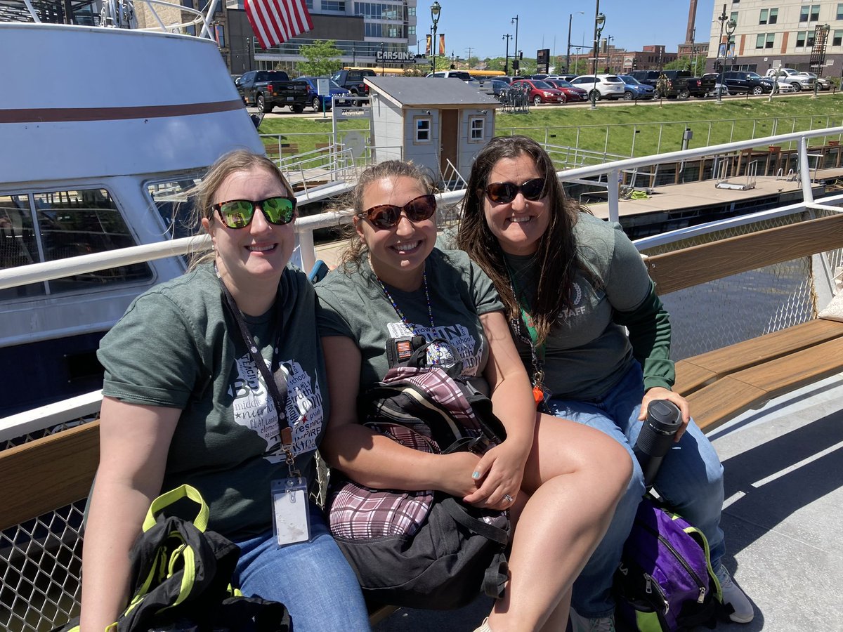 berlinschools's tweet photo. BMS students enjoying their Milwaukee field trip!!! #BASDPride #berlinmiddleschool https://t.co/ECkf8XvquG