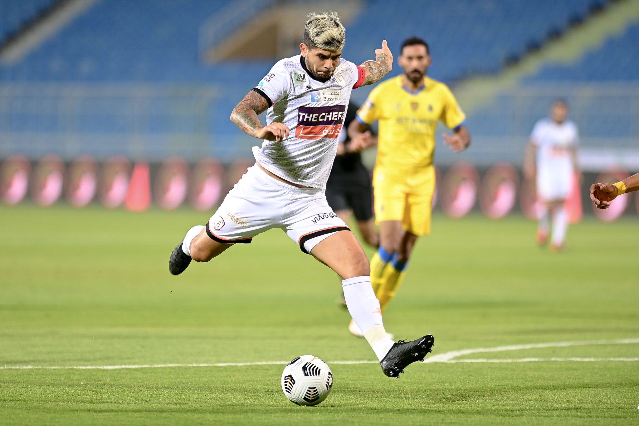 César Luis Merlo on X: "🚨Al Shabab tiene negociaciones avanzadas para  renovarle a Ever Banega, tal como comentó @GerGarciaGrova. *️⃣Su contrato  termina en diciembre de 2024 y la intención es prolongarlo hasta