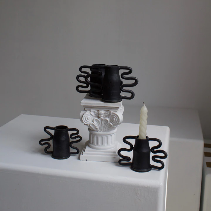 rich_ylee's tweet photo. so excited to be getting my mini curvy amphora vase soon!! the curves on the handles are BEAUTIFUL~ @WomenWithVases got those real irl benefits for holders, i'm a fan for life 😍

tysm @kuupottery!! ur the best! https://t.co/A0P0bGHXdk