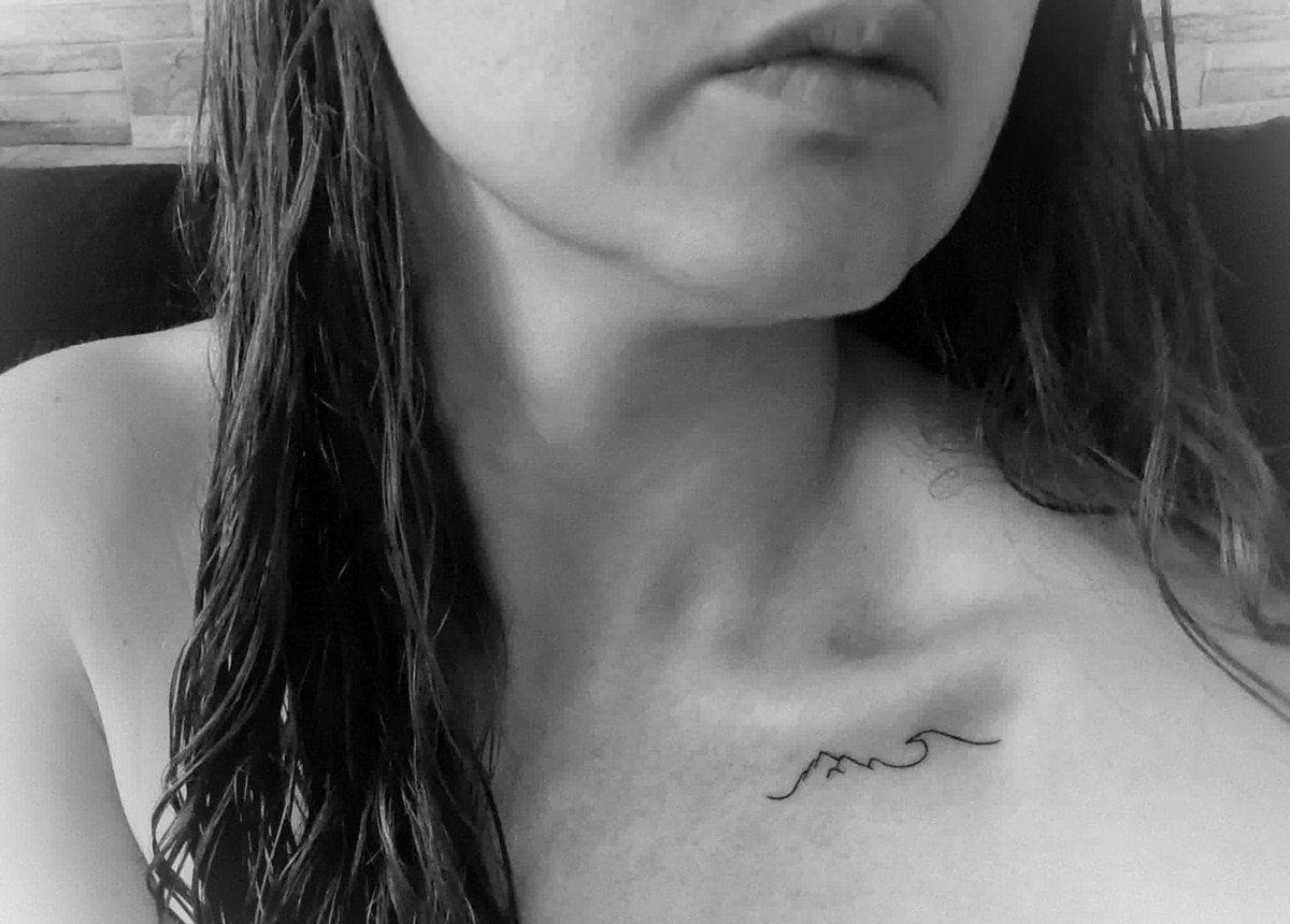 Lurwolf's tweet photo. 🌊⛰️
.
.
#newtattoo #wavetattoo #mountainstattoo https://t.co/mbeU2fg6Ua