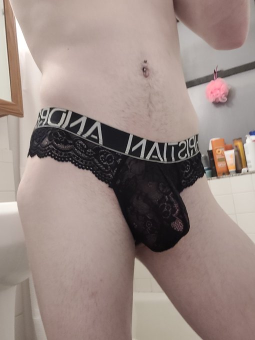 2 pic. When you wanna get laid but don't have time for it :( https://t.co/qNwysYvM9t