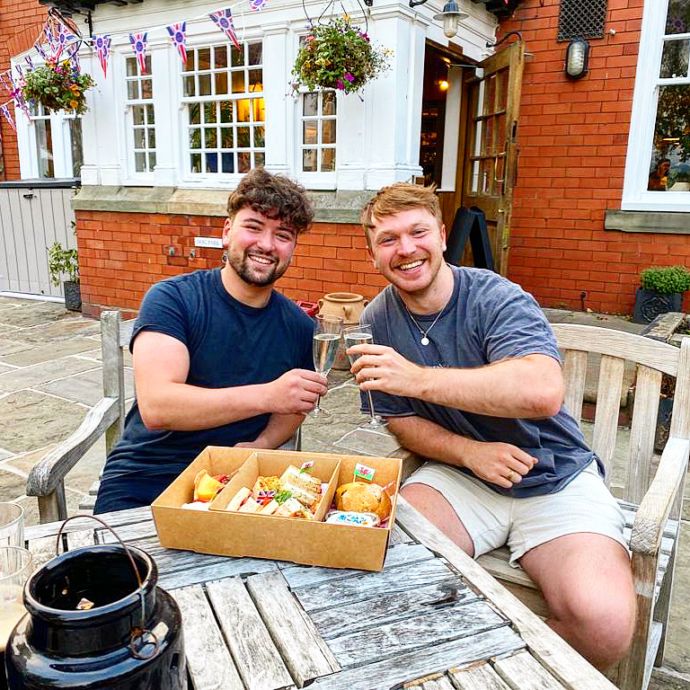 glasfrynpub's tweet image. Thank you to all that joined us today for our jubilee celebration!

Here is a snap shot of our lovely customers enjoying our delicious sparkling afternoon tea 🥂🍾

#glasfryn #bandplife #publife#brunningandprice #pimms #jubilee #gandt #summertime #afternoontea