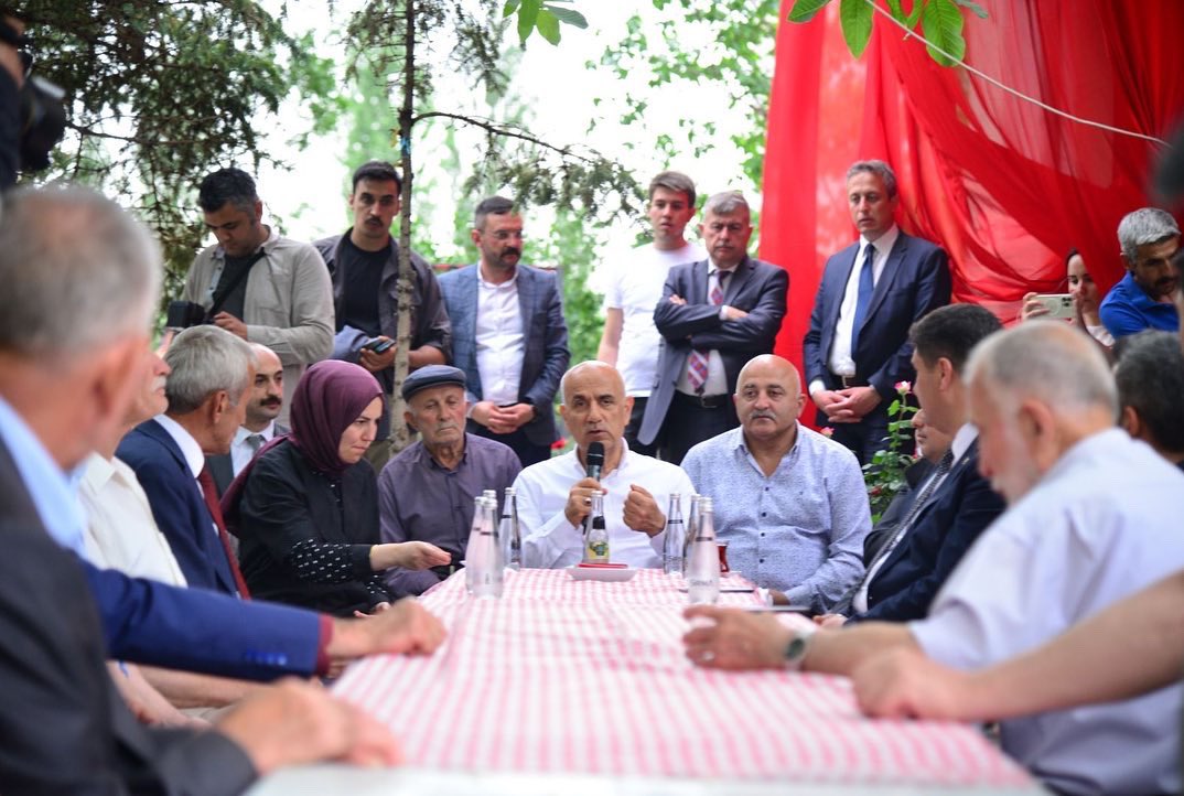 Davetimize icabet eden Tarım ve Orman Bakanımız 
Prof. Dr. Vahit KİRİŞCİ bey’e 
Bölge Milletvekilimiz Zeynep YILDIZ ‘a 
İl Başkanımız
Hakanhan ÖZCAN’ahemşerilerimize ve değerli Belediye Başkanımız 
Serhat OĞUZ ‘a teşekkür ediyorum
<a href="/VahitKirisci/">Prof.Dr.Vahit Kirişci</a> 
<a href="/serhatoguz06/">Serhat Oğuz</a> 
<a href="/hakanhanozcan/">Hakan Han ÖZCAN 🇹🇷</a>