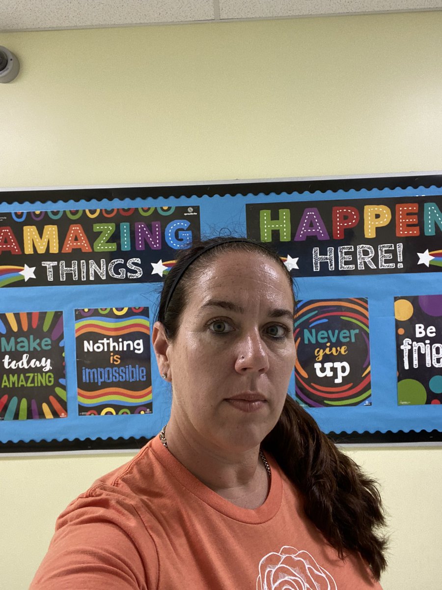 iamnomaneowyn's tweet photo. I #WearOrange for those that have lost their lives while being at school. Schools should be a safe haven for students and teachers, not a place to die. Only amazing things should happen in school. #EnoughIsEnough #EndGunVolence https://t.co/DI4QOH8KjV