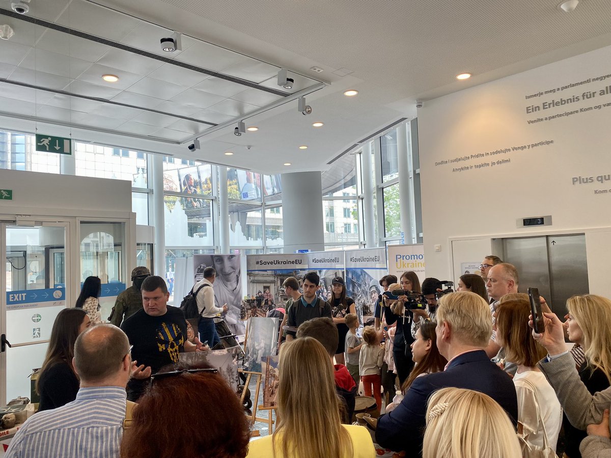 UA_EUMission's tweet photo. "#Irpin. Invincible": an exhibition about 🇷🇺 war in 🇺🇦 Irpin and life in the city under occupation, opened in Ukrainian Civil Society Hub @hub_ukrainian in Brussels. #StopRussianWar #StandWithUkraine 

🔗 https://t.co/lnrfP8DuxJ https://t.co/MwaSVkNmbg