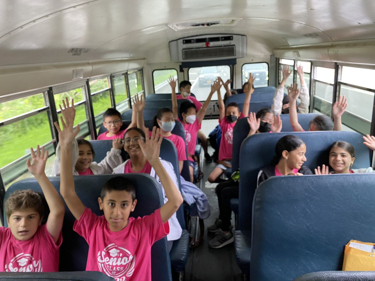 PS173Q's tweet photo. Senior Trip Day!! Thank you to our wonderful 5th grade committee for putting this together for our students and teachers! #chameleonpride #seniortrip #Classof2022 #5thGradeCommittee @D26Team @DOEChancellor @NYCSchools https://t.co/Efutz8sAmK