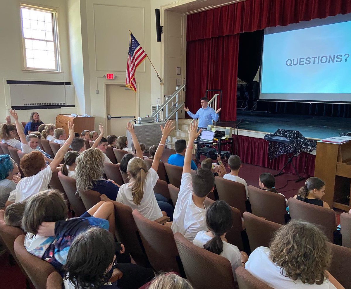 <a href="/WeatherJosh/">Josh Cingranelli</a> spoke with the 4th grade class at Thomaston Center School this afternoon and shared a behind the scenes look at broadcasting the weather. 

#NBCCT #ConnectingYou #Thomaston #Connecticut #STEM #Education #Weather <a href="/ThomastonBOE/">Thomaston Schools</a>
