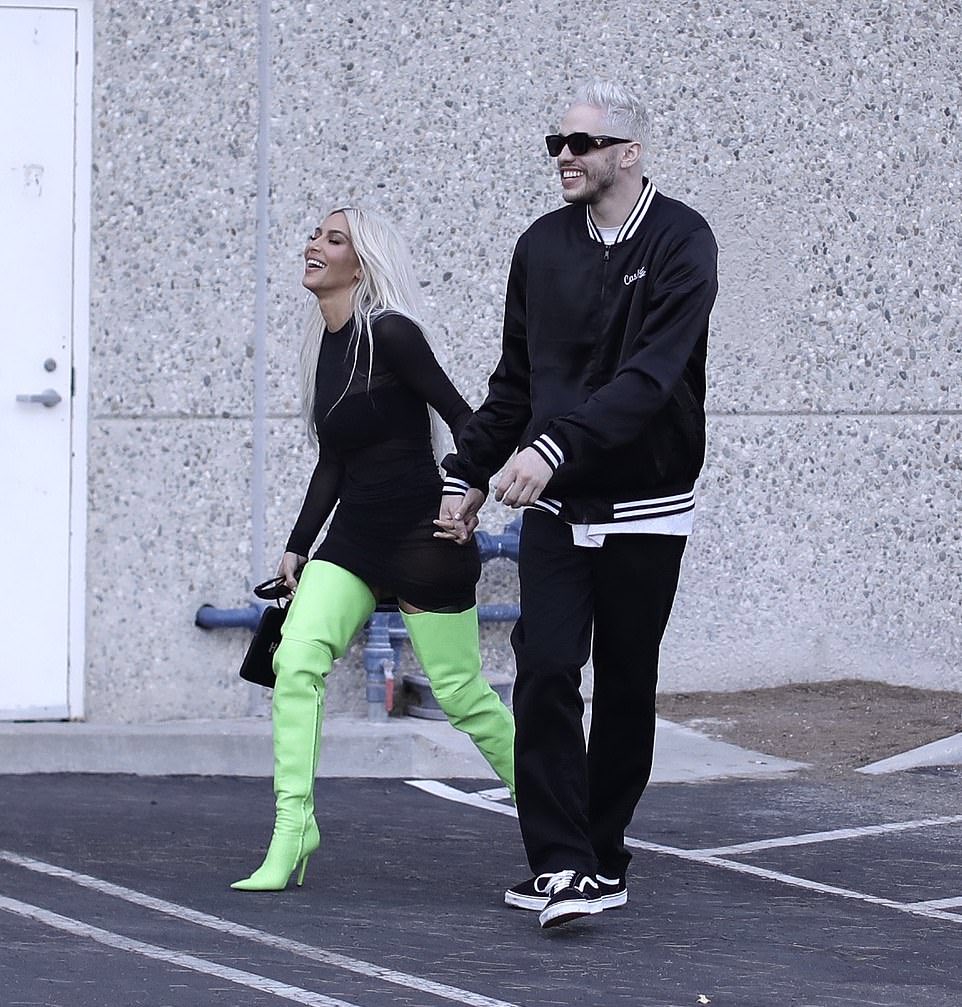 KNKWupdates's tweet photo. Kim Kardashian and Pete Davidson in LA last week. https://t.co/ypmKUI3GoN