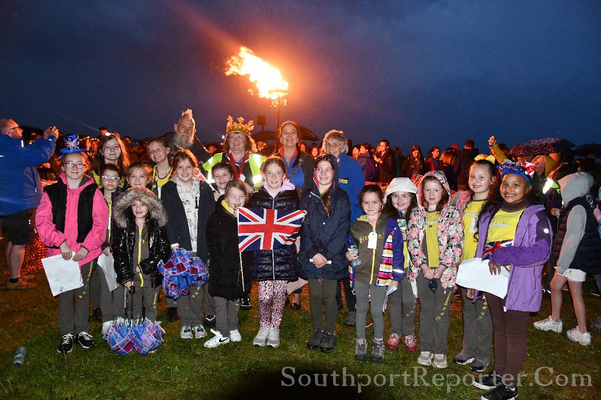 SouthportReport's tweet image. In this week's issue:- Sefton @Girlguids light a Platinum #Jubilee Beacon on Crosby Beach. Have you seen the Jubilee Fashion Exhibition at @WayfarersArcade in #Southport? New @LiverpoolTennis Ambassadors! @MaricourtCHS has achieved the Wellbeing Award.

southportreporter.com/-southport-mer…