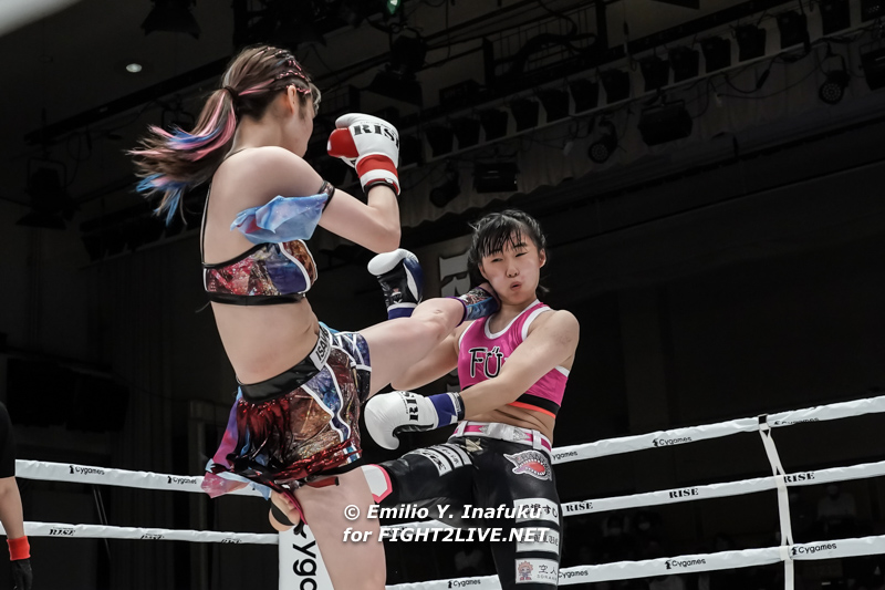 fight2live_net's tweet photo. #RISE158 
-44kg, 3R, 3min:
Ayaka Nishihara venceu Fuu na decisão dos jurados (30-29, 29-28, 30-28)

-44kg契約 3分3R
(WIN) #西原朱花 @ayaka_n1214
(LOSE) #風羽
判定 3-0 (30-29,29-28,30-28）
@RISE_2003 https://t.co/hwc2jS8zvq