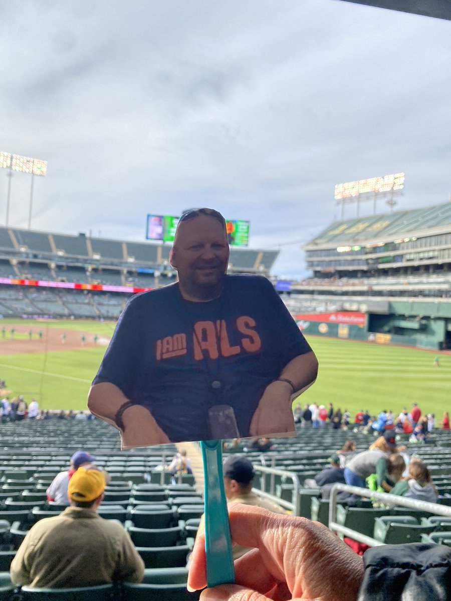 Jeanc9orf72's tweet photo. #LouGehrigDay #bringbwayne #iamals #oaklandas https://t.co/iUh9ZY93qd