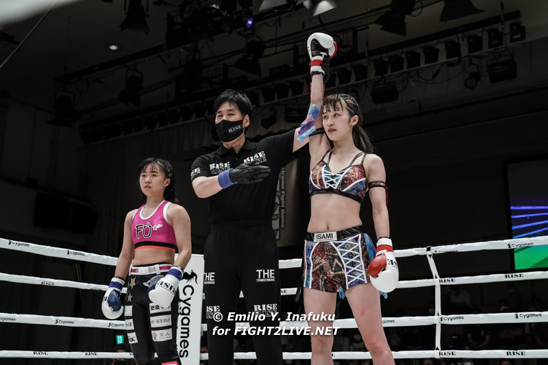 fight2live_net's tweet photo. #RISE158 
-44kg, 3R, 3min:
Ayaka Nishihara venceu Fuu na decisão dos jurados (30-29, 29-28, 30-28)

-44kg契約 3分3R
(WIN) #西原朱花 @ayaka_n1214
(LOSE) #風羽
判定 3-0 (30-29,29-28,30-28）
@RISE_2003 https://t.co/zxkX7z8apm