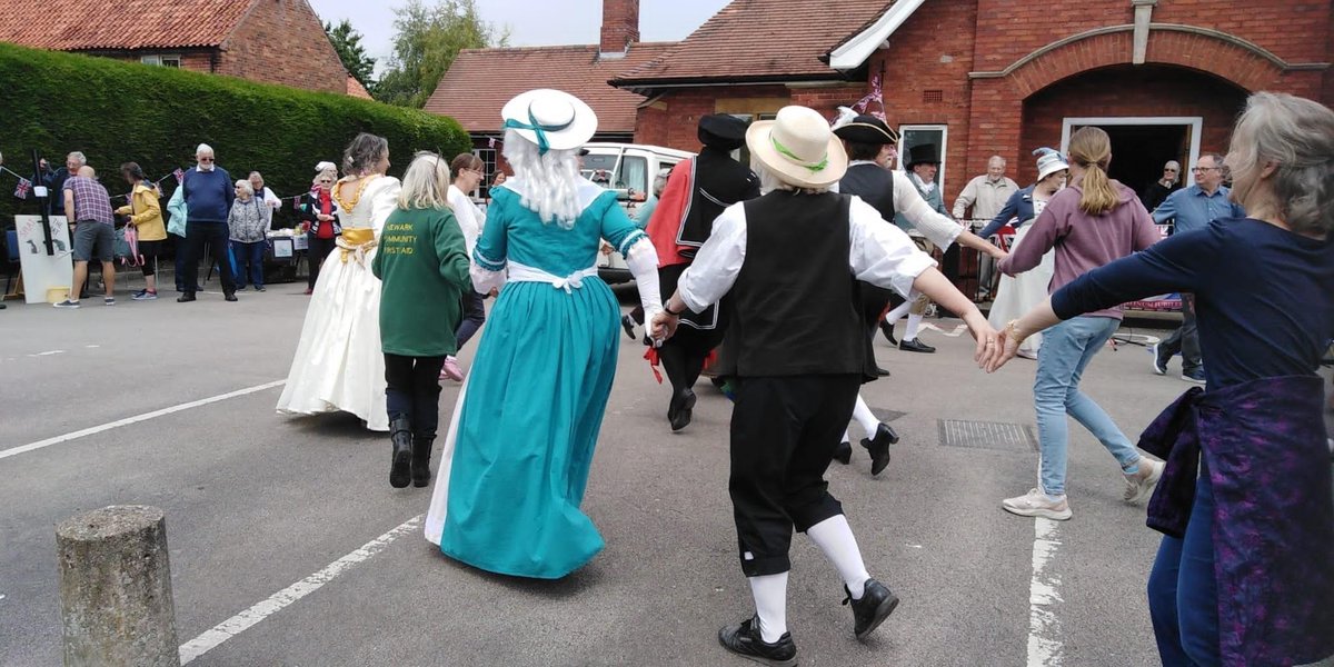 newarkfirstaid's tweet photo. Short trip up the A1 for two of our volunteers to Allington to cover their community jubilee celebrations, live music, displays and dancers, food and drink with lots of cakes for sale! Coupe of incidents for our members to deal with. https://t.co/LanWxrzmP6