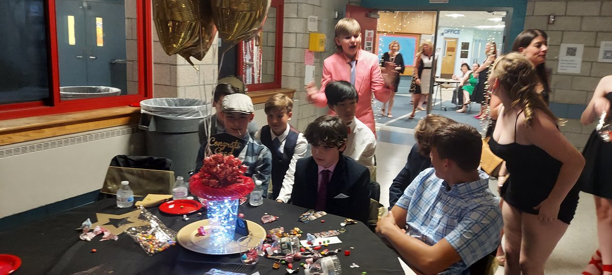 mnyls's tweet photo. 8th graders having a great time at the dance. https://t.co/Wux6RnJMhD