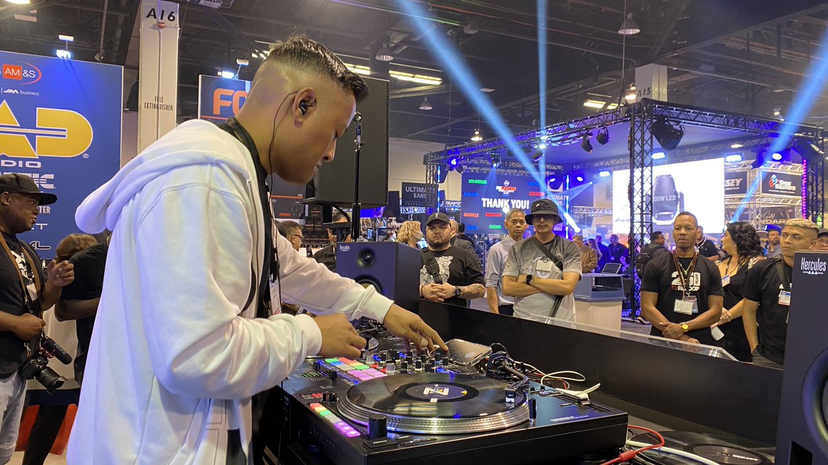 Reloop DJ tweet media