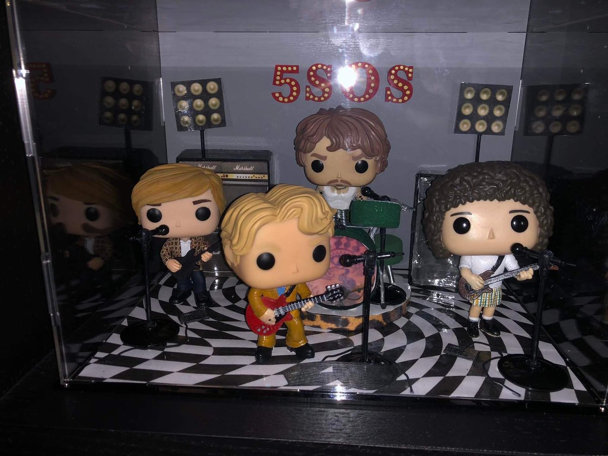 me and my girlfriend are together 6 years today. she made me this! i !! am !! speechless !! <a href="/5SOS/">5 Seconds of Summer</a> 

the detail is insane and this is so special to me #5sos10YearShow 🥺

my gf wants me to say “it’s rough, but i wanted to get it done in time for our anniversary”