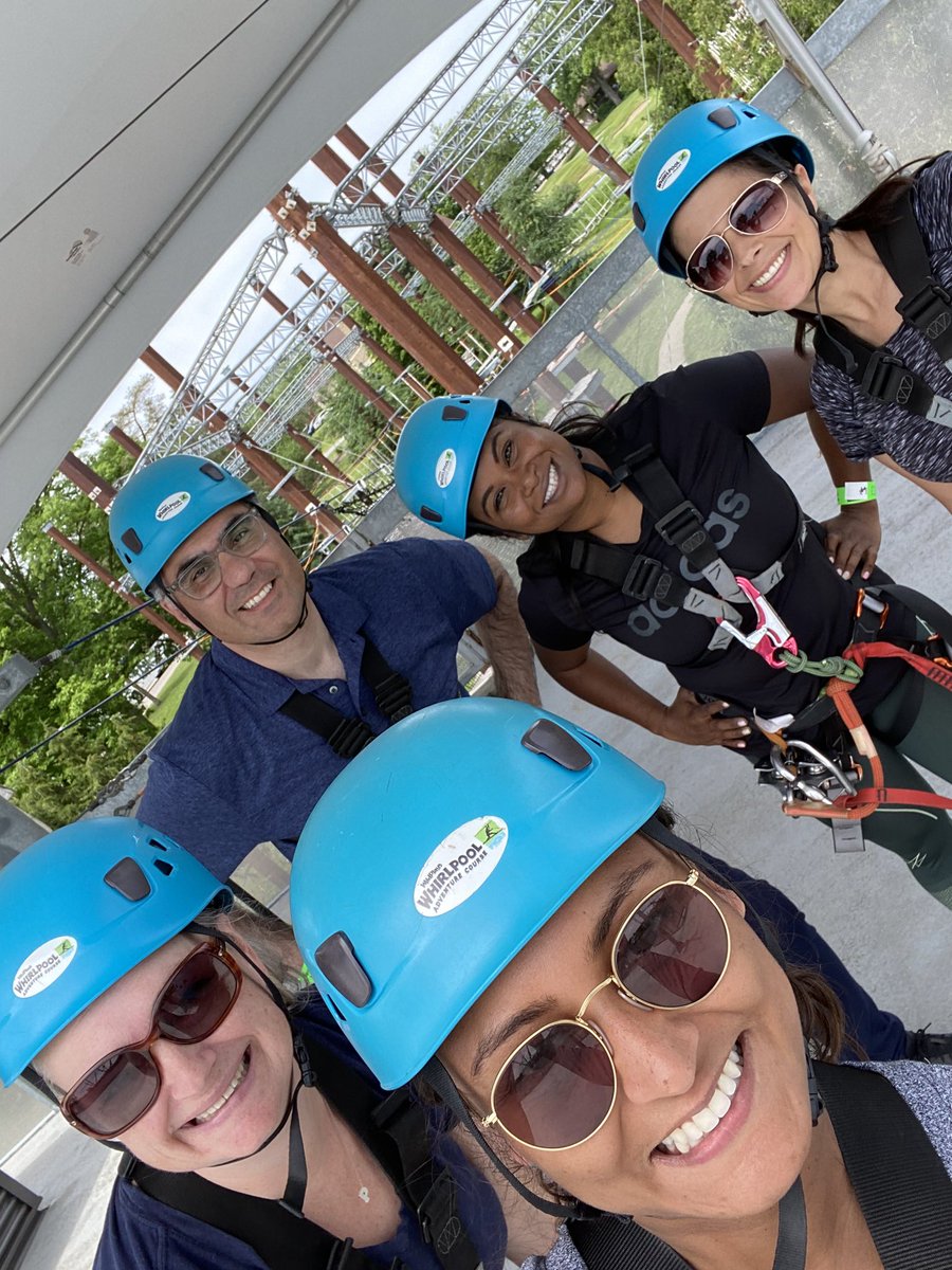 principaldsouza's tweet photo. Phenomenal Students indeed #graduatingclassof2022 #stbonaventuretcdsb #memories #NiagaraTrip Good looking staff! @DawnPapadid @pegsheehan @Kelowan @Hemachandra @Funari https://t.co/UAL9UKe7Au