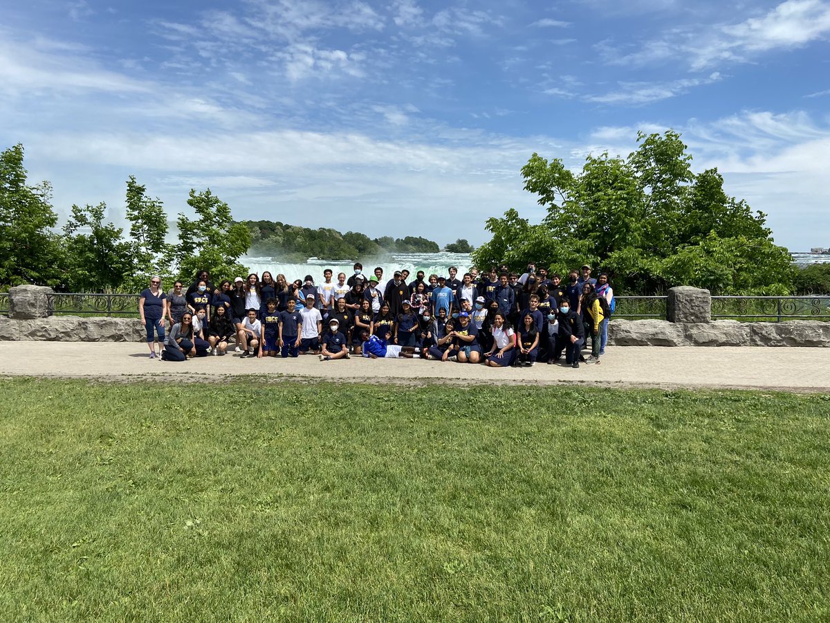 principaldsouza's tweet photo. Phenomenal Students indeed #graduatingclassof2022 #stbonaventuretcdsb #memories #NiagaraTrip Good looking staff! @DawnPapadid @pegsheehan @Kelowan @Hemachandra @Funari https://t.co/UAL9UKe7Au