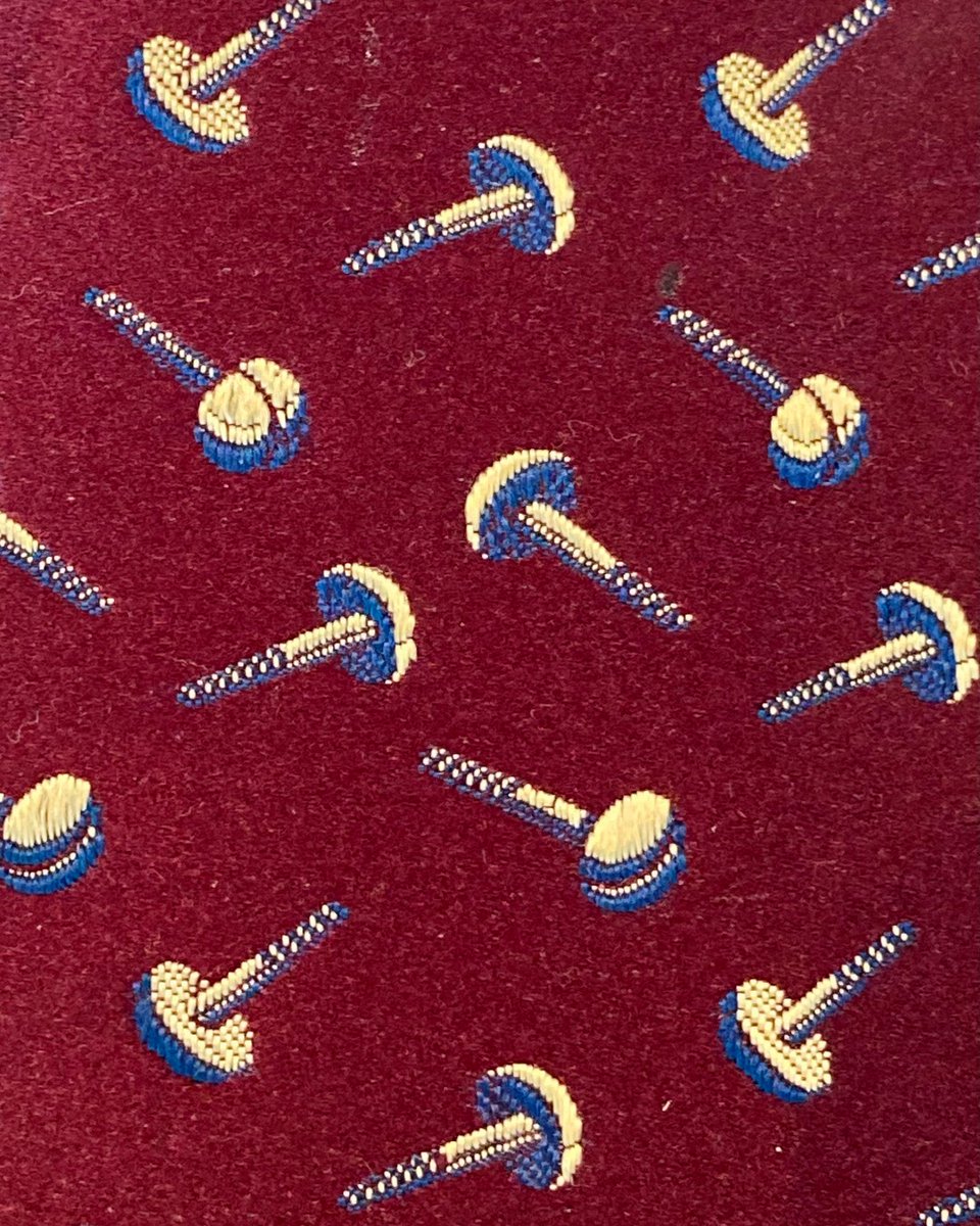 FIDMMuseum's tweet photo. The next time someone suggests you have a screw loose, you’ll just smile & think of this fantastic novelty silk!
Textile Sample, 1880s-1910s
Gift of Robert Fortunoff
99.274.185
#screwsloose #fidmmuseum #fashionhistory #fashion #fashionliveshere https://t.co/5DF9lH2WKv