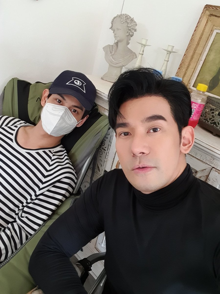 PorschArm's tweet photo. คนใส่มาส์กไม่มีคิวถ่าย วันนี้ตามมาเป็น AR #อัยย์หลงไน๋ #พอร์ชอาม #PorschArm https://t.co/fiwhQ8DrX0