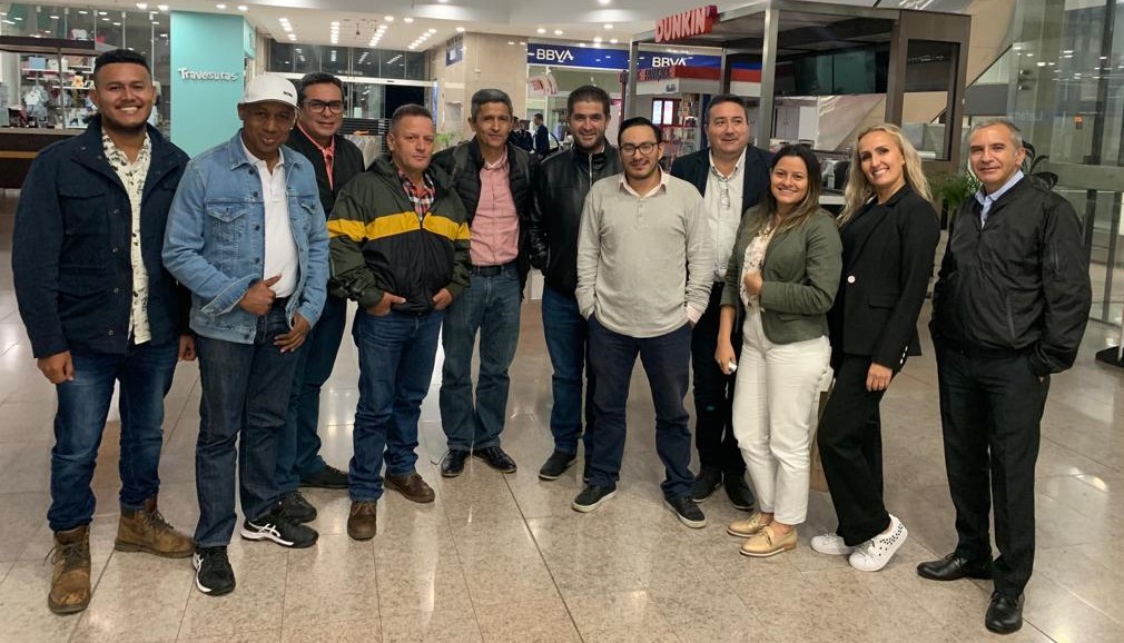El equipo de Infraestructura del proyecto CDLO Territorios de Oportunidad de <a href="/USAID_Colombia/">USAID/Colombia</a> liderado por @TetraTechIntDev se reunió en Bogota para evaluar experiencias en >50 municipios PDET y enfocarnos en exceder nuestras metas! Gracias Ingenieros(as)! Uds son lo mejor!