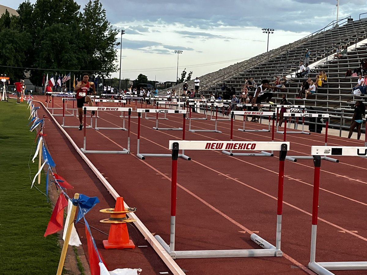 GSWTrackField's tweet image. Just finished the Shuttle Hurdle Relay! Records are going down this year yall! YOU SHOULD BE HERE! #GSWTFC22 #BestOfTheBest