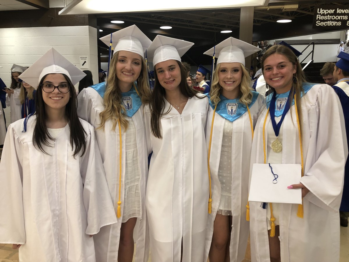 SLHSspartans's tweet photo. Congratulations to the very special Class of 2022! https://t.co/15fRhS2Rly