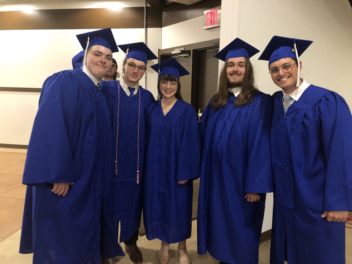 SLHSspartans's tweet photo. Congratulations to the very special Class of 2022! https://t.co/15fRhS2Rly