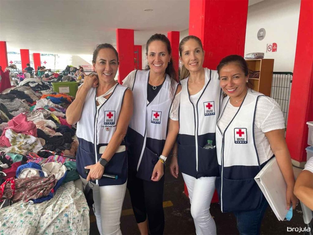 ProyectoBrujula's tweet photo. #Bitácora

Bazar de Cruz Roja Delegación Cancún 🛍️
Este año ya se pudo efectuar dentro de sus mismas instalaciones donde el público encontró diferentes productos al mejor precio.

Checa todas las fotos aquí 📸
🔺 https://t.co/wY0UtzB3XJ 🔻 https://t.co/QG5zBBzXi1