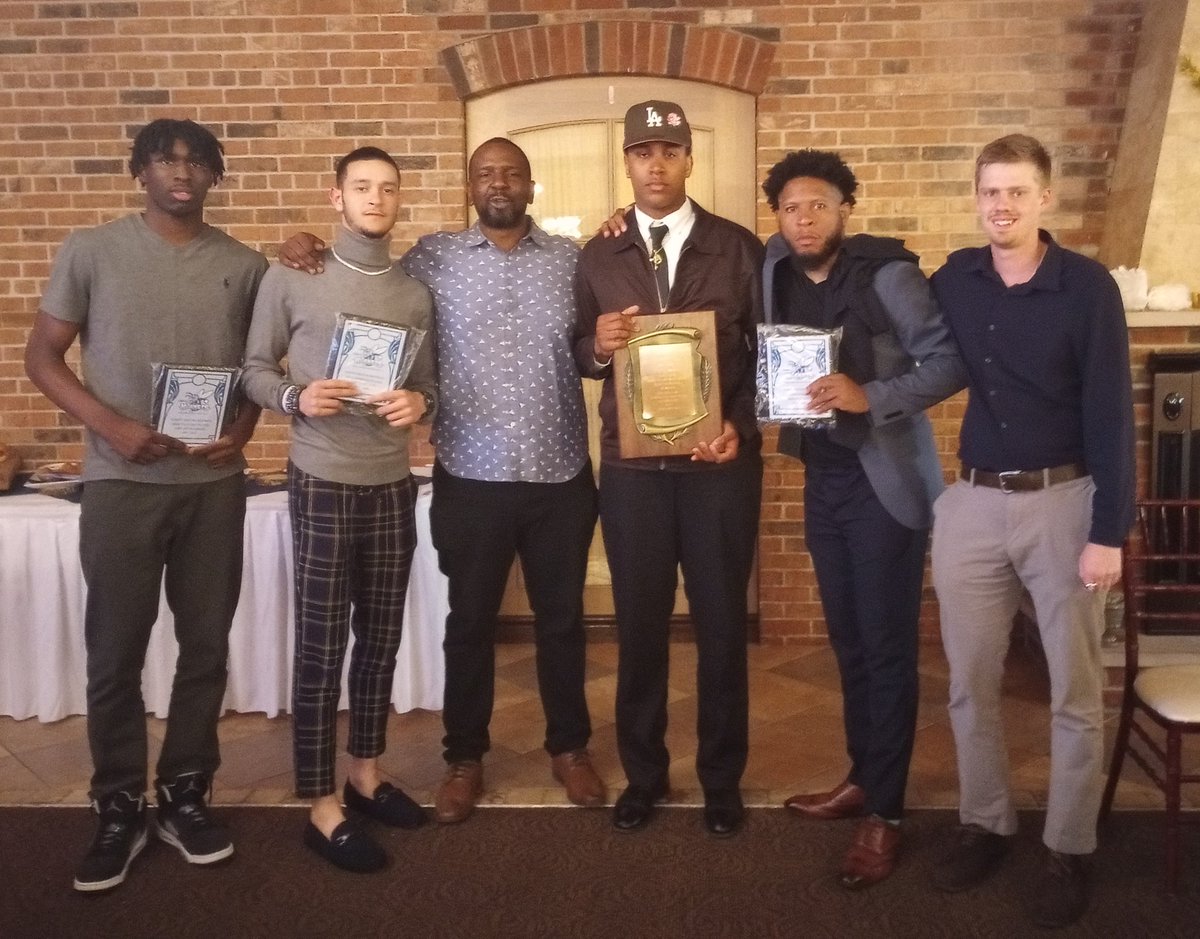 Eugenio Maria De Hostos Basketball Page tweet media