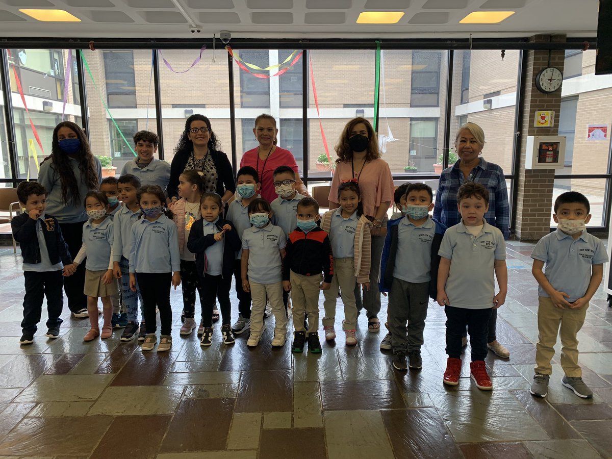 MrsDomenick_K's tweet photo. What a great Kindergarten visit to PS#2 School ! Thank you Mrs. Dunlay, staff and tour guides! The children are so excited for next year ! @wnyecc @EcheverryJudy https://t.co/CsuADJutkN