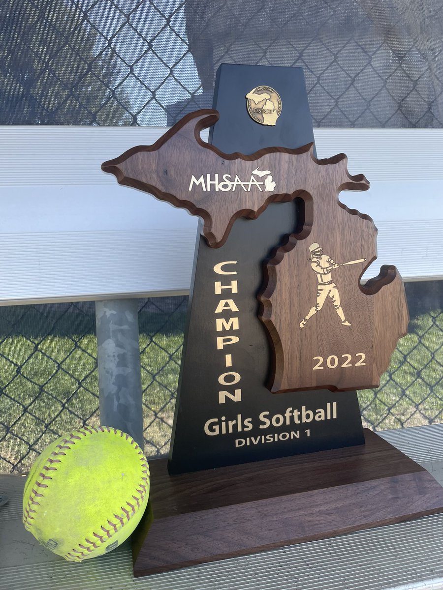 For the first time in 10 years… YOUR TITANS ARE DISTRICT CHAMPIONS🏆🥇