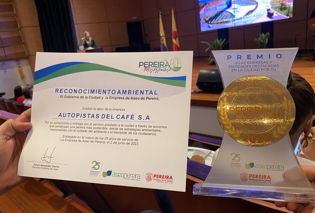 <a href="/AutopCafe/">Autopistas del Café</a> fue galardonado con el premio “Pereira Más Sostenible”, otorgado por la <a href="/Alcaldiapereira/">Alcaldía de Pereira</a> y <a href="/AseoPereira/">Empresa Aseo Pereira</a> resaltando la gestión y ejecución de estrategias de sostenibilidad que aportan al desarrollo responsable de nuestras comunidades…
