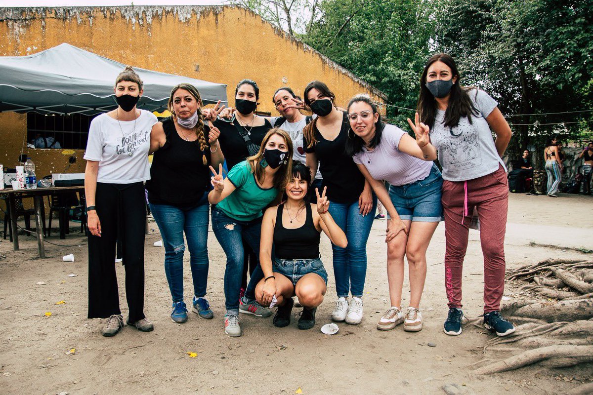 TerritorialOk's tweet photo. El territorio nos encuentra juntas y empoderadas a la par de cada compañera, con la mirada puesta en la otra, con empatía y amor.
Vivas y libres nos queremos! 💜

#NiUnaMenos #3J https://t.co/TahHpYgo7r