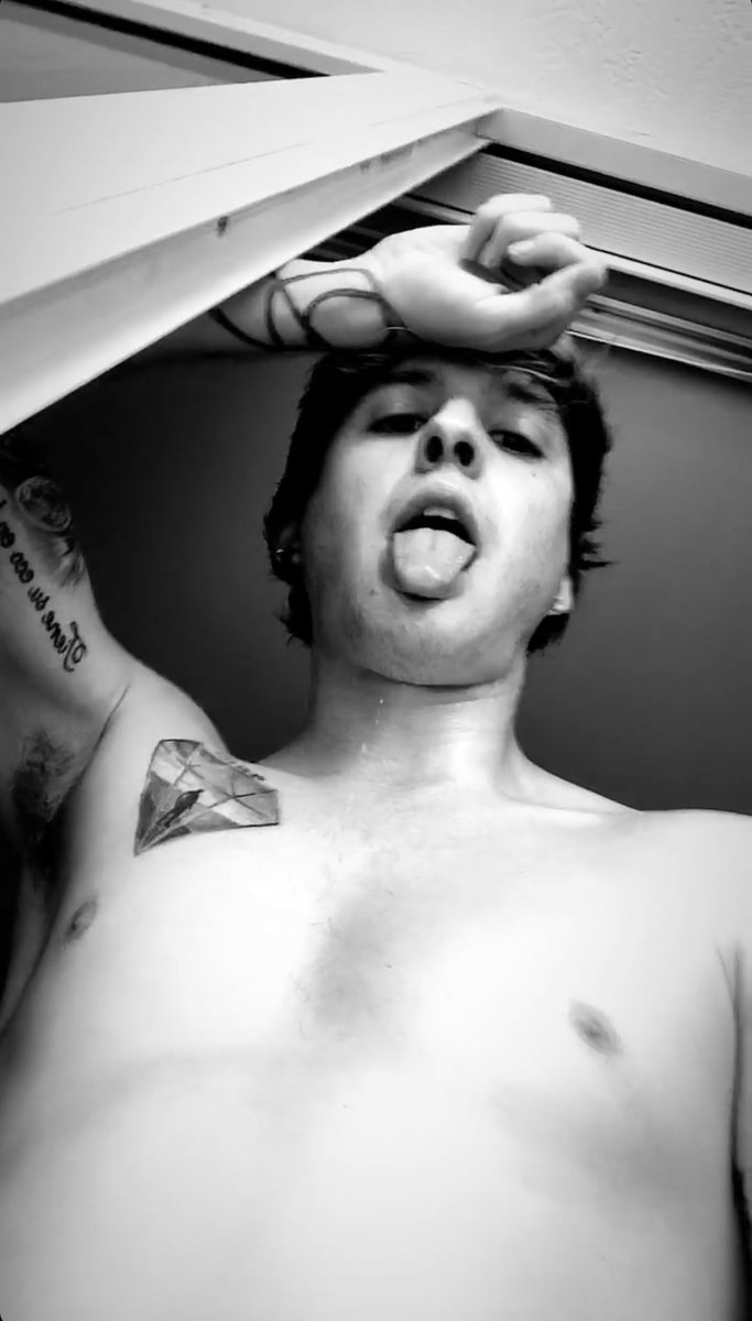 Christopher Pics (@picsofcv) on Twitter photo 