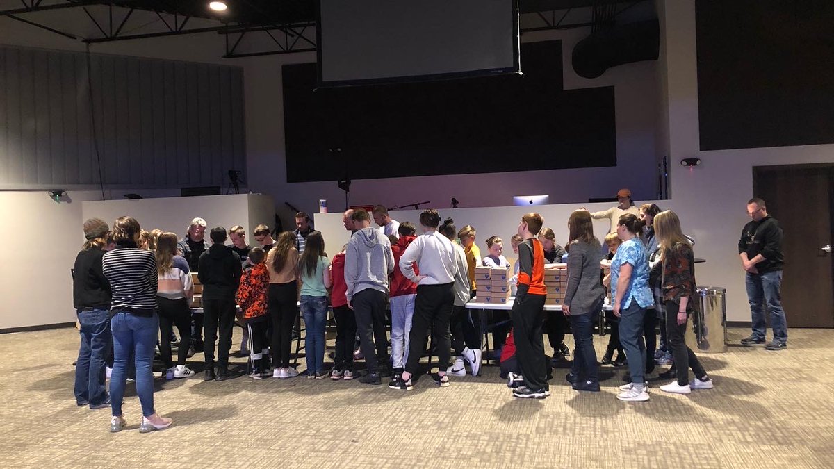 ServeAChild's tweet photo. Happy #FoodPakFriday! Introducing the Lakepoint Church Youth Group. These students, who live 967 miles from the closest CHF Distribution Center, worked together to fill 100 Food Paks! Read all about it on our blog: https://t.co/VwSTxvxVwj
#deliverhope #ProjectFoodPak https://t.co/rM85znVnfu