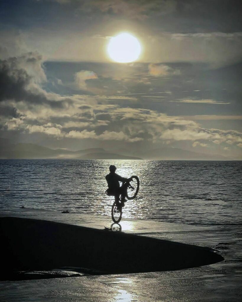 MacRamsay's tweet photo. Big up da bikes! 🙌

Happy world bicycle day everyone! 🌐🚲

Stoked for the next ride 🤩

📸 @kerrymacphee

#worldbicycleday #lovesbackwheel #lovebikes #wheelie #sunset #bikelife #mtblife #alltribesoneclan https://t.co/CJeBrNKRIa https://t.co/lNg4lbgc5Z